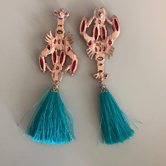 Betsy Johnson lobster mismatch drop earrings - Picture 2 of 4